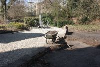 Ook een kleine reep van de weg verwijderen